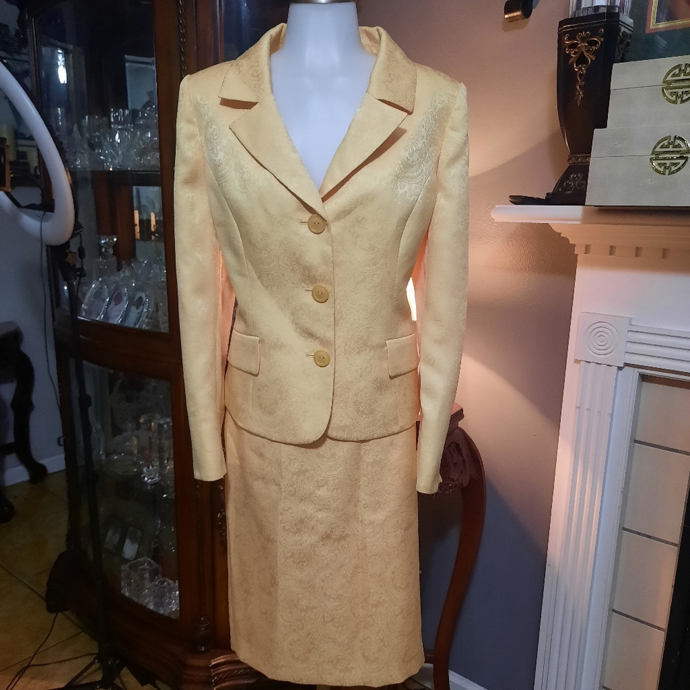 Yellow 2 piece skirt suit